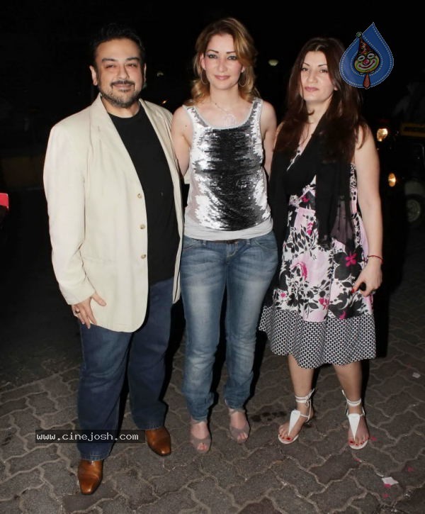 Bolly Celebs at Ameesha Patel Bash - 55 / 65 photos