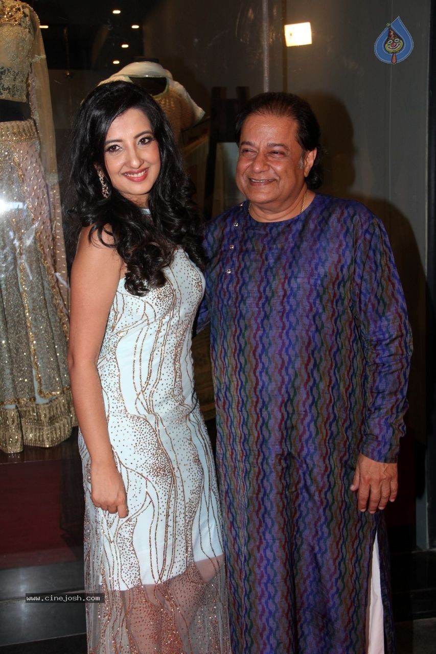 Bolly Celebs at Amy Billimoria's Store Launch - 5 / 95 photos