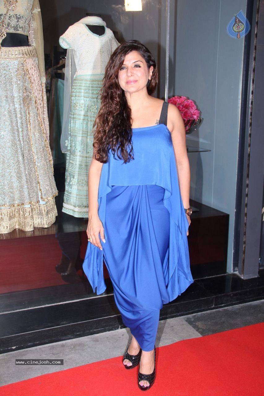 Bolly Celebs at Amy Billimoria's Store Launch - 8 / 95 photos