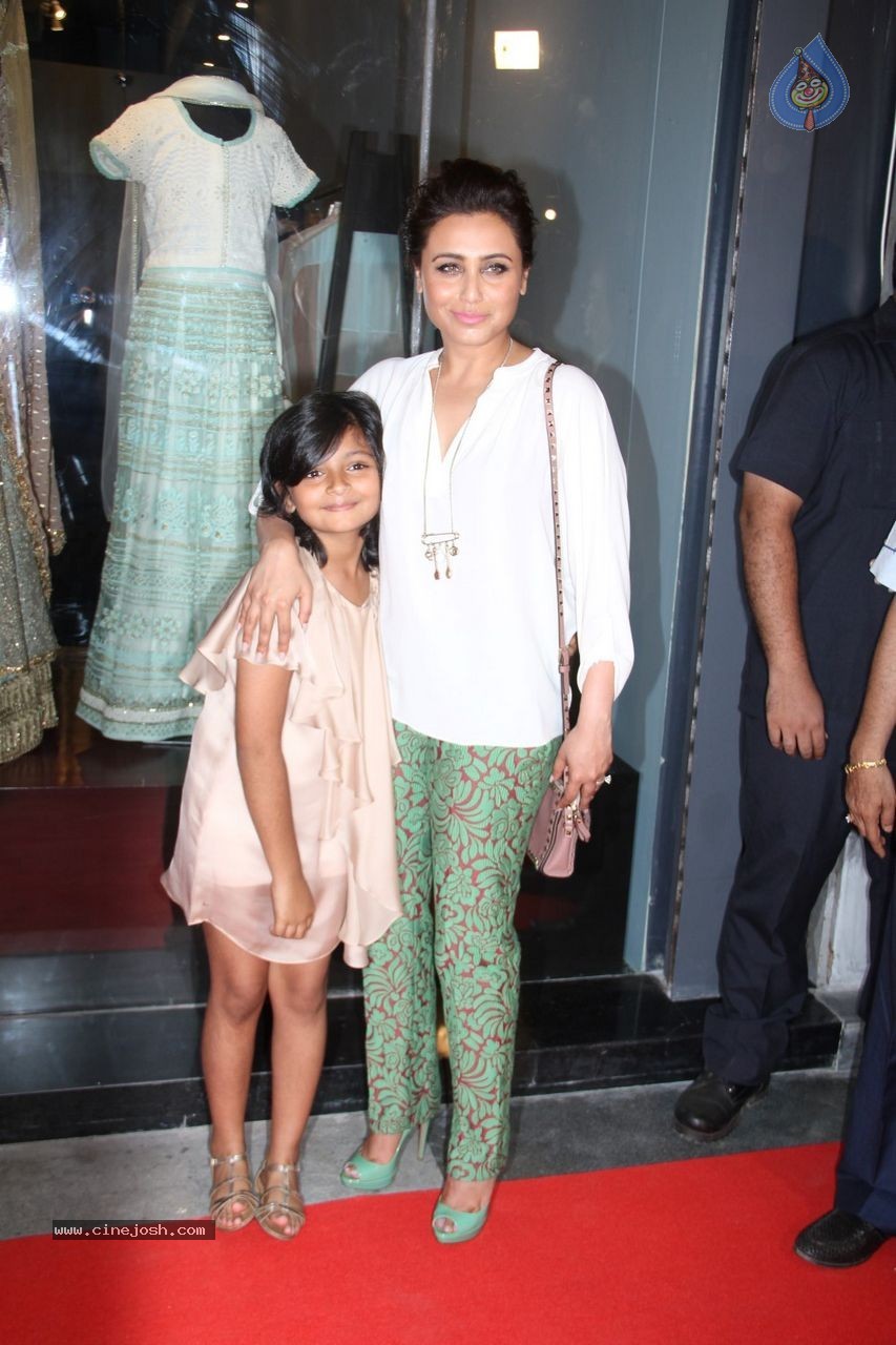 Bolly Celebs at Amy Billimoria's Store Launch - 10 / 95 photos