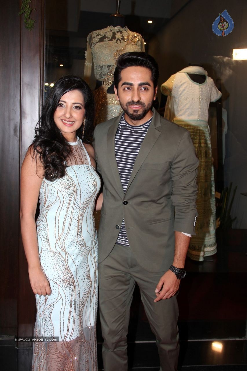 Bolly Celebs at Amy Billimoria's Store Launch - 27 / 95 photos