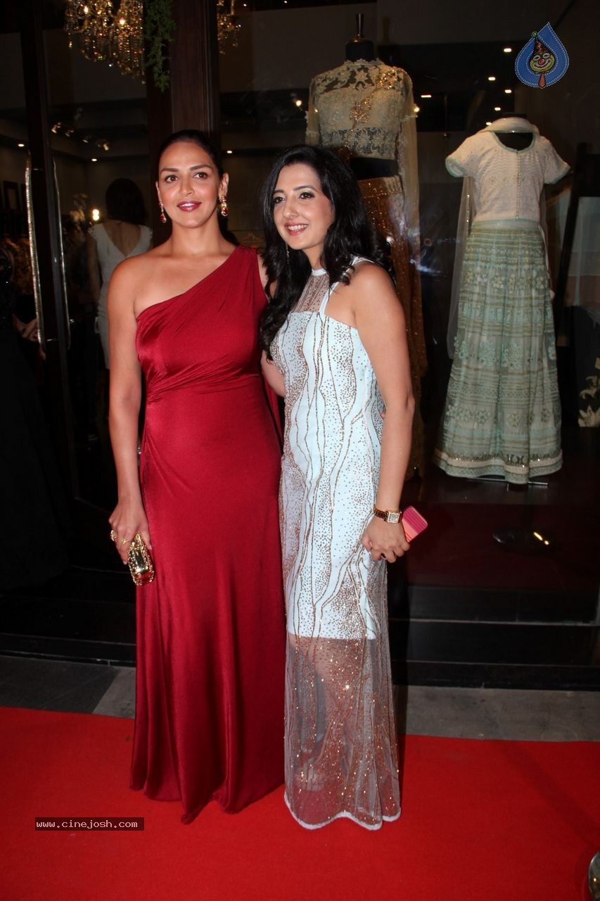 Bolly Celebs at Amy Billimoria's Store Launch - 31 / 95 photos