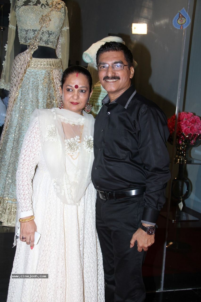 Bolly Celebs at Amy Billimoria's Store Launch - 35 / 95 photos
