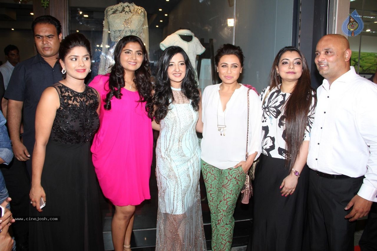 Bolly Celebs at Amy Billimoria's Store Launch - 37 / 95 photos