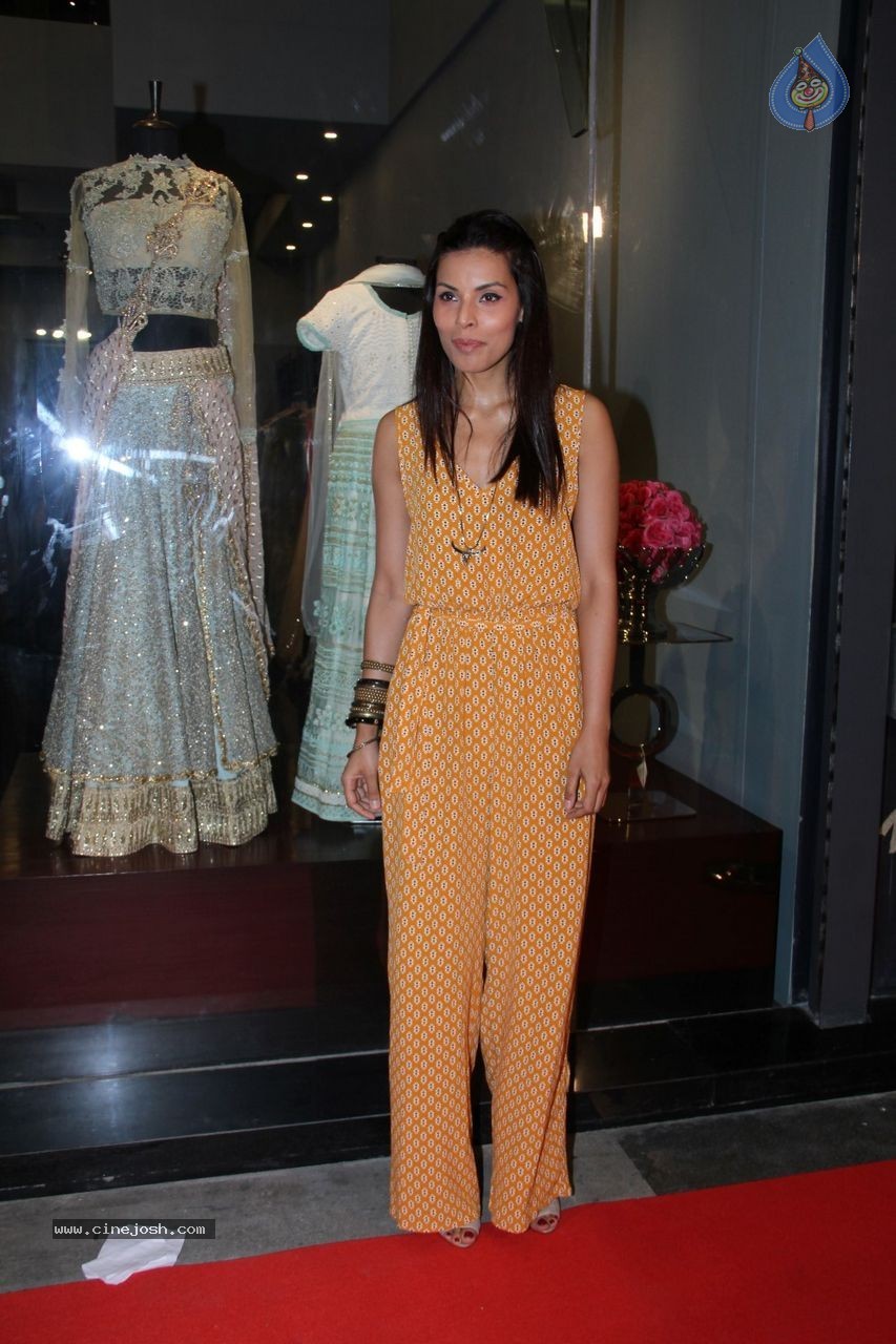 Bolly Celebs at Amy Billimoria's Store Launch - 38 / 95 photos