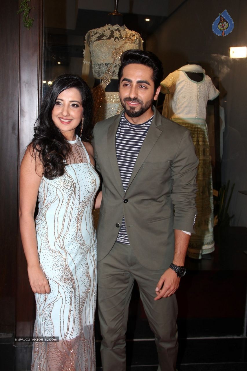 Bolly Celebs at Amy Billimoria's Store Launch - 45 / 95 photos