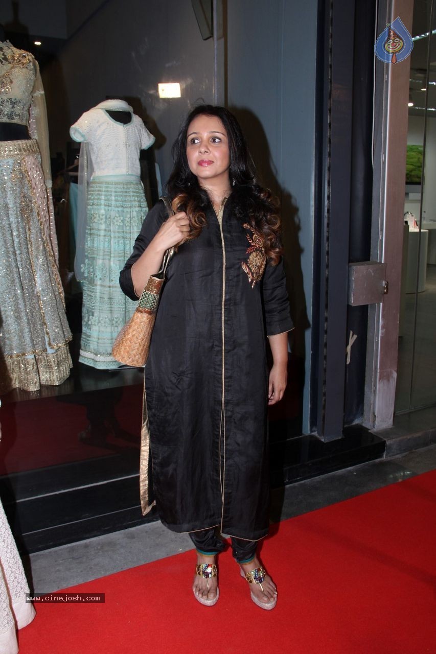 Bolly Celebs at Amy Billimoria's Store Launch - 48 / 95 photos