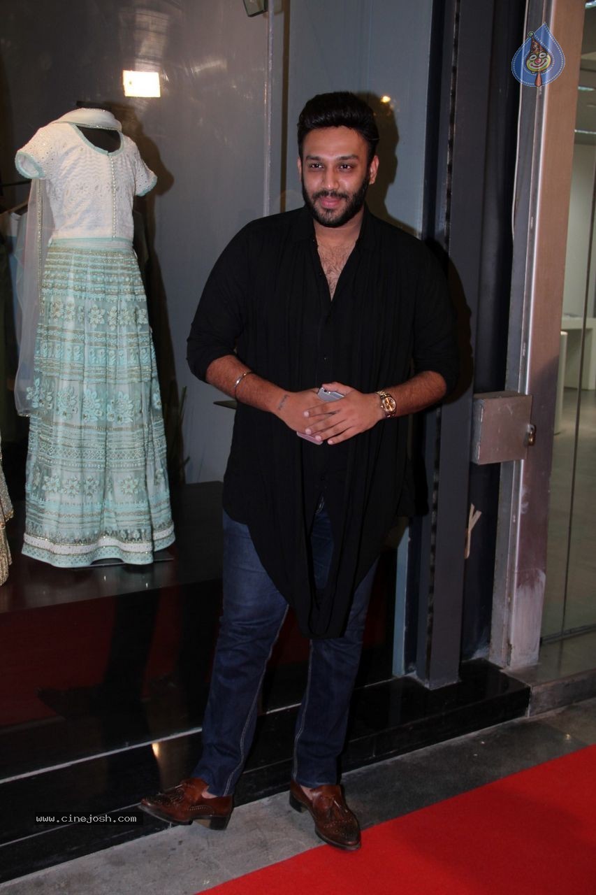 Bolly Celebs at Amy Billimoria's Store Launch - 72 / 95 photos