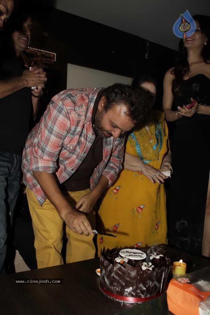 Bolly Celebs at Anil Sharma Bday Party - 33 / 55 photos