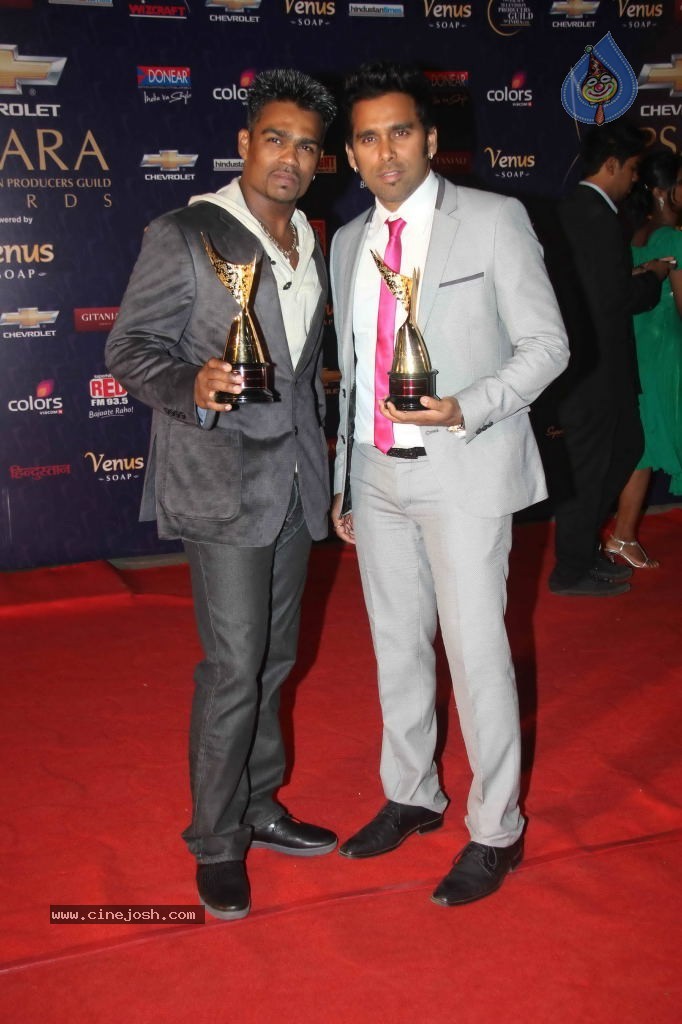 Bolly Celebs at Apsara Awards- 01 - 41 / 100 photos