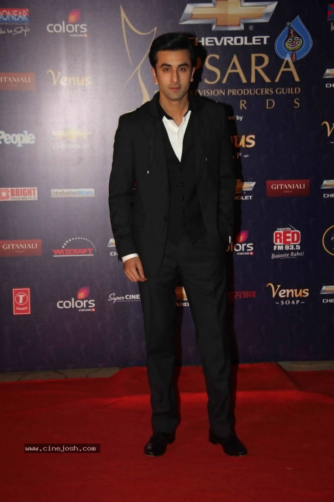 Bolly Celebs at Apsara Awards- 01 - 72 / 100 photos