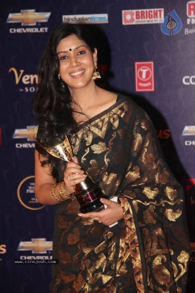 Bolly Celebs at Apsara Awards- 01 - 79 / 100 photos