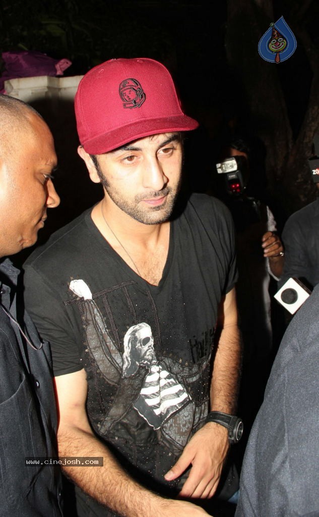 Bolly Celebs at Arjun Kapoor Birthday Party - 12 / 26 photos