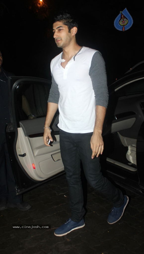 Bolly Celebs at Arjun Kapoor Birthday Party - 24 / 26 photos