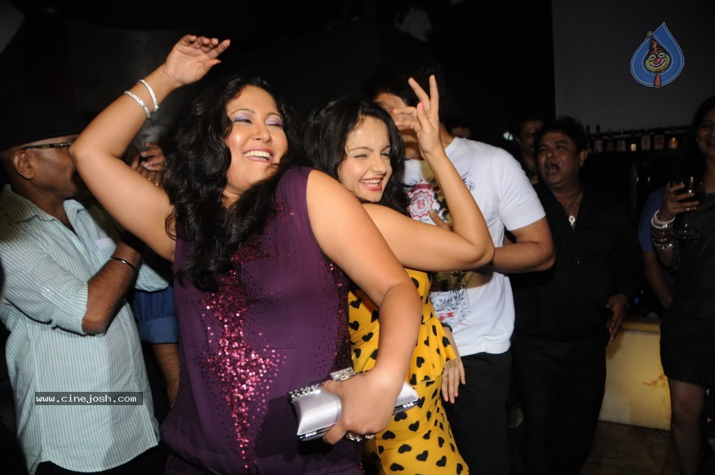 Bolly Celebs at Ashiesh Roy Bday Party - 58 / 62 photos