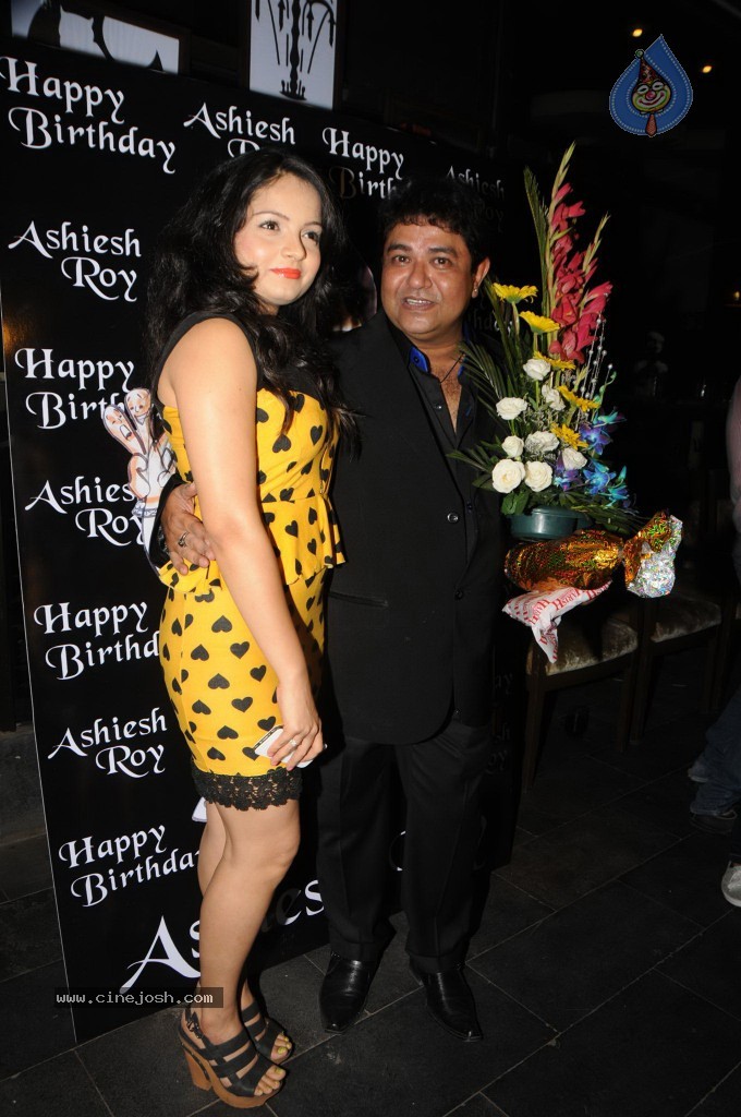 Bolly Celebs at Ashiesh Roy Bday Party - 59 / 62 photos