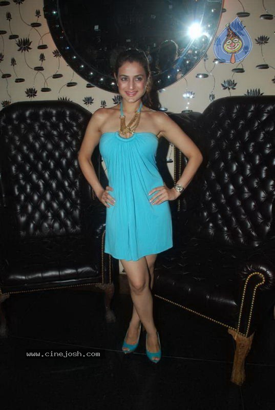 Bolly Celebs at Ashmit Patel Bday Bash - 30 / 175 photos
