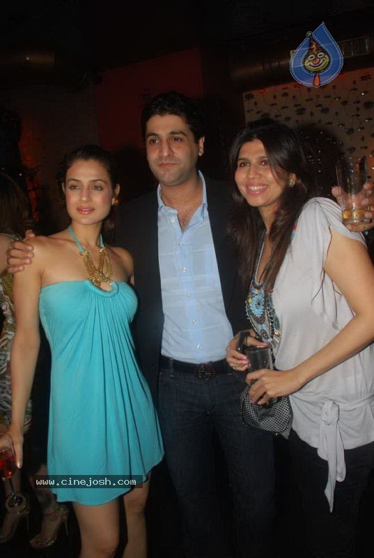 Bolly Celebs at Ashmit Patel Bday Bash - 68 / 175 photos
