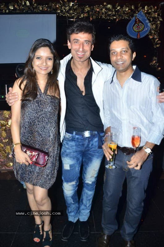 Bolly Celebs at Ashmit Patel Bday Bash - 101 / 175 photos