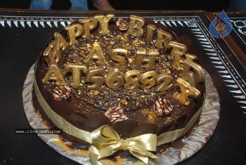 Bolly Celebs at Ashmit Patel Bday Bash - 113 / 175 photos