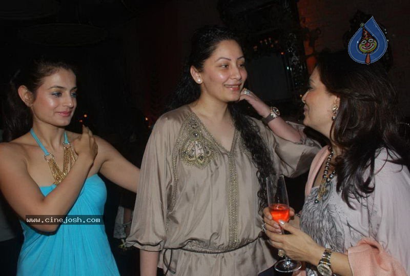 Bolly Celebs at Ashmit Patel Bday Bash - 128 / 175 photos