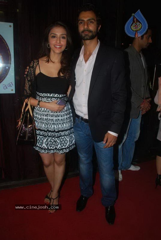 Bolly Celebs at Ashmit Patel Bday Bash - 160 / 175 photos