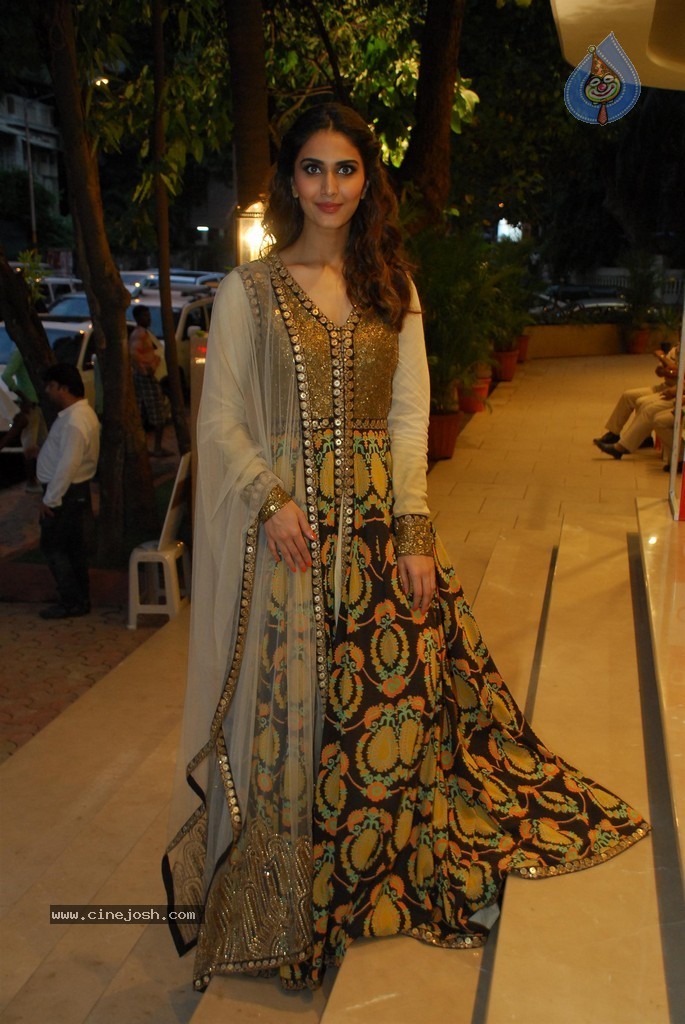Bolly Celebs at AZA Store Launch - 22 / 49 photos