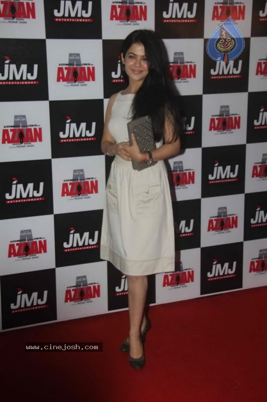 Bolly Celebs at Azaan Premiere - 38 / 43 photos
