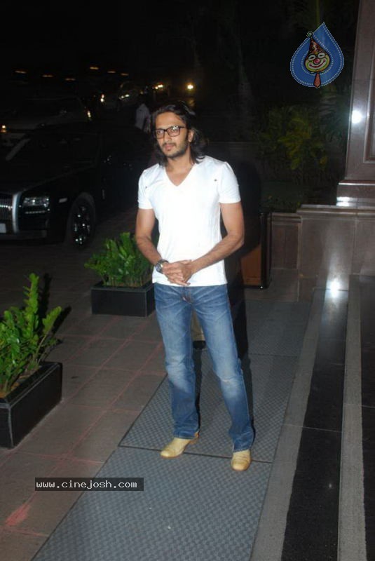 Bolly Celebs at Baba Dewan Bday Bash - 34 / 58 photos