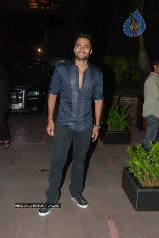 Bolly Celebs at Baba Dewan Bday Bash - 37 / 58 photos