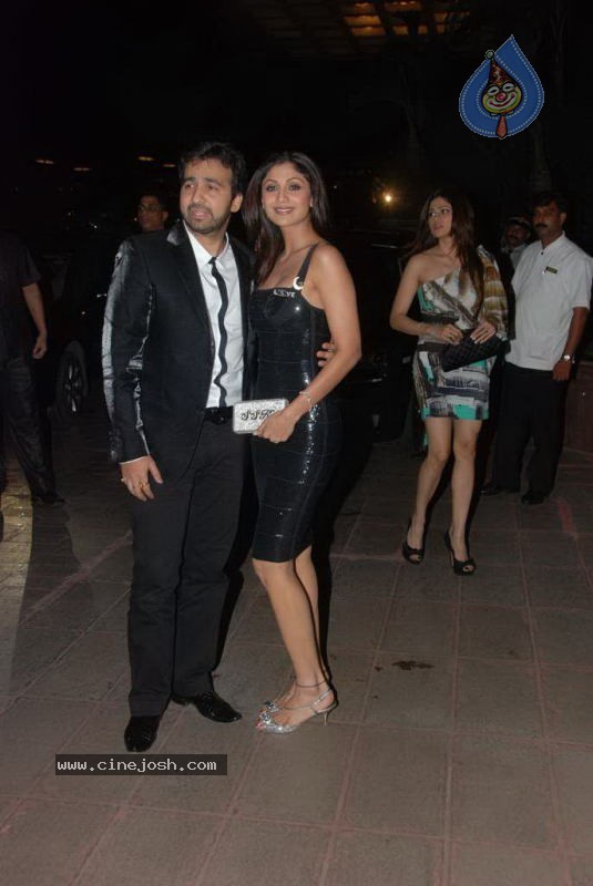 Bolly Celebs at Baba Dewan Bday Bash - 41 / 58 photos