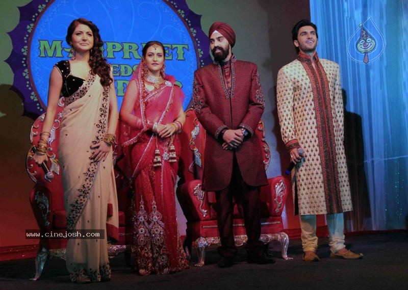 Bolly Celebs at Band Baaja Baaraat - 16 / 21 photos