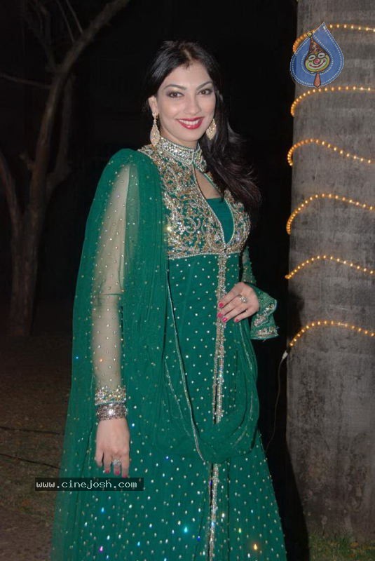 Bolly Celebs at Banpreet Singh Son Wedding - 16 / 41 photos