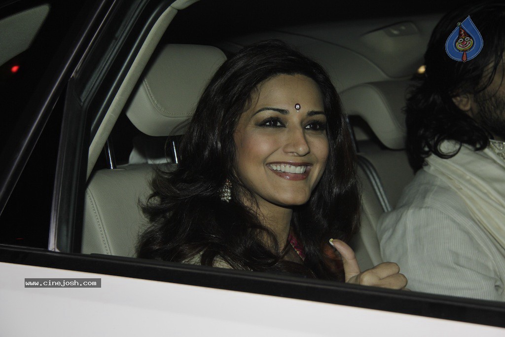 Bolly Celebs at Big B Diwali Party - 119 / 133 photos