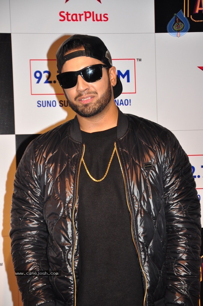Bolly Celebs at Big Entertainment Awards 2014 - 102 / 110 photos