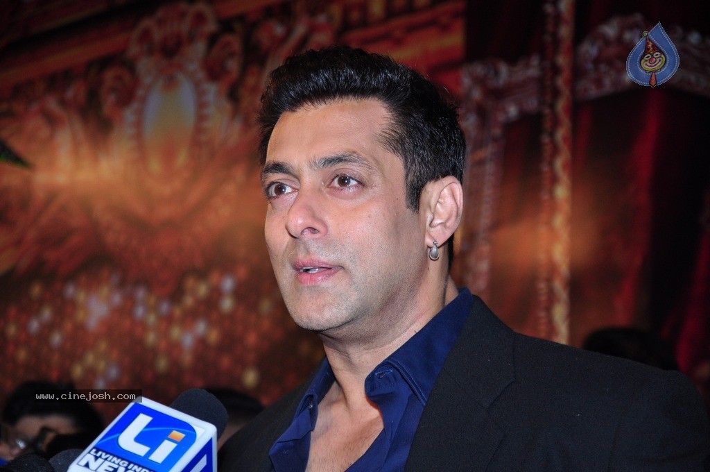 Bolly Celebs at Big Entertainment Awards 2014 - 103 / 110 photos