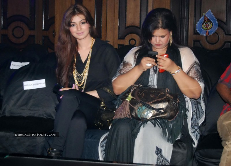 Bolly Celebs at Blenders Pride Fashion Show 2010 - 8 / 112 photos
