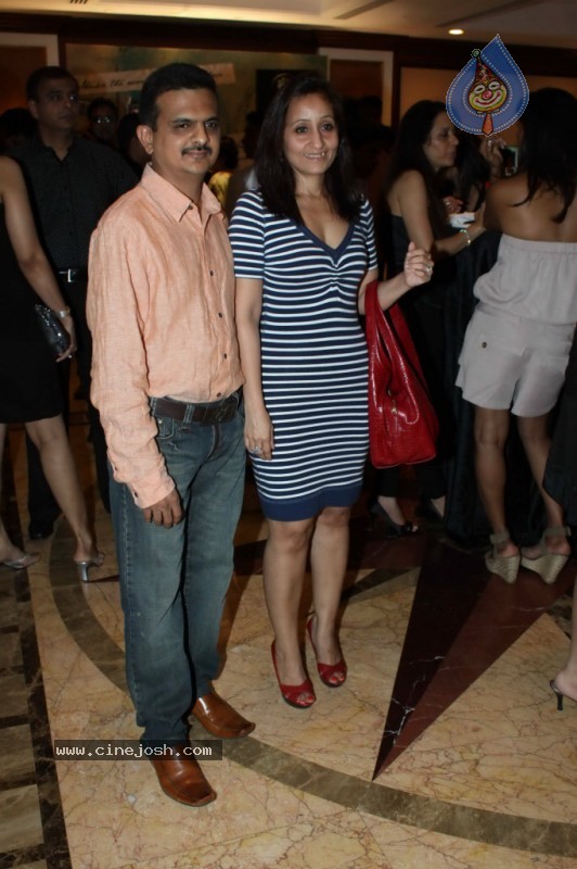 Bolly Celebs at Blenders Pride Fashion Show 2010 - 25 / 112 photos