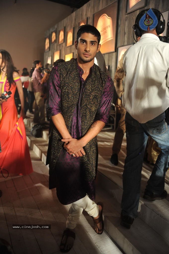 Bolly Celebs at Blenders Pride Fashion Tour 2012 - 7 / 52 photos