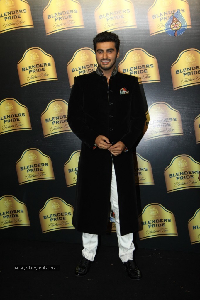 Bolly Celebs at Blenders Pride Fashion Tour 2013 - 32 / 107 photos