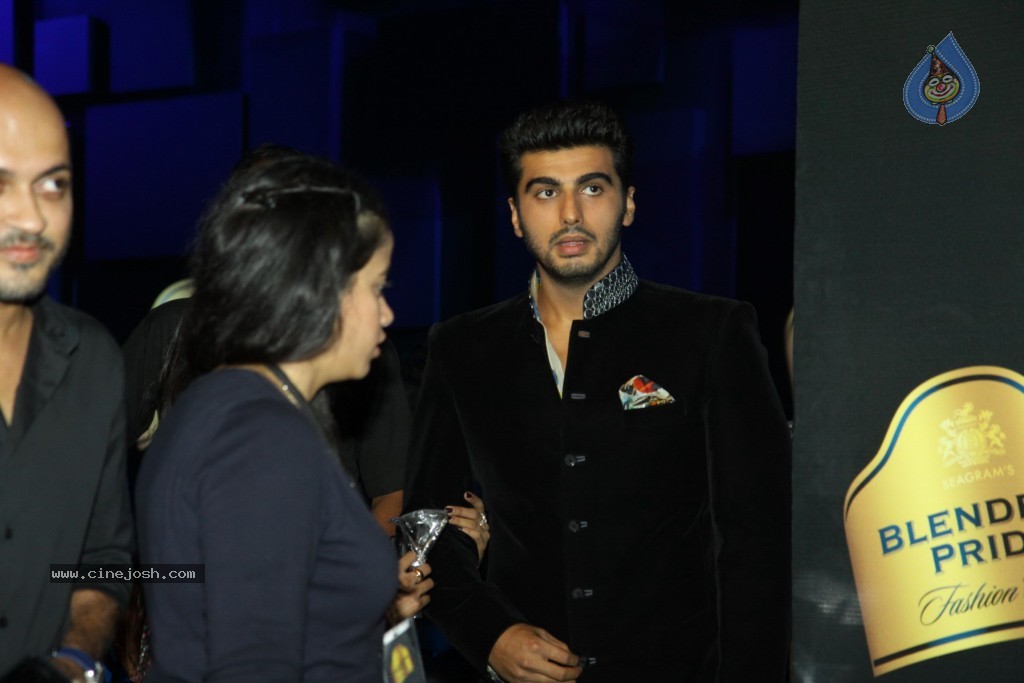 Bolly Celebs at Blenders Pride Fashion Tour 2013 - 85 / 107 photos