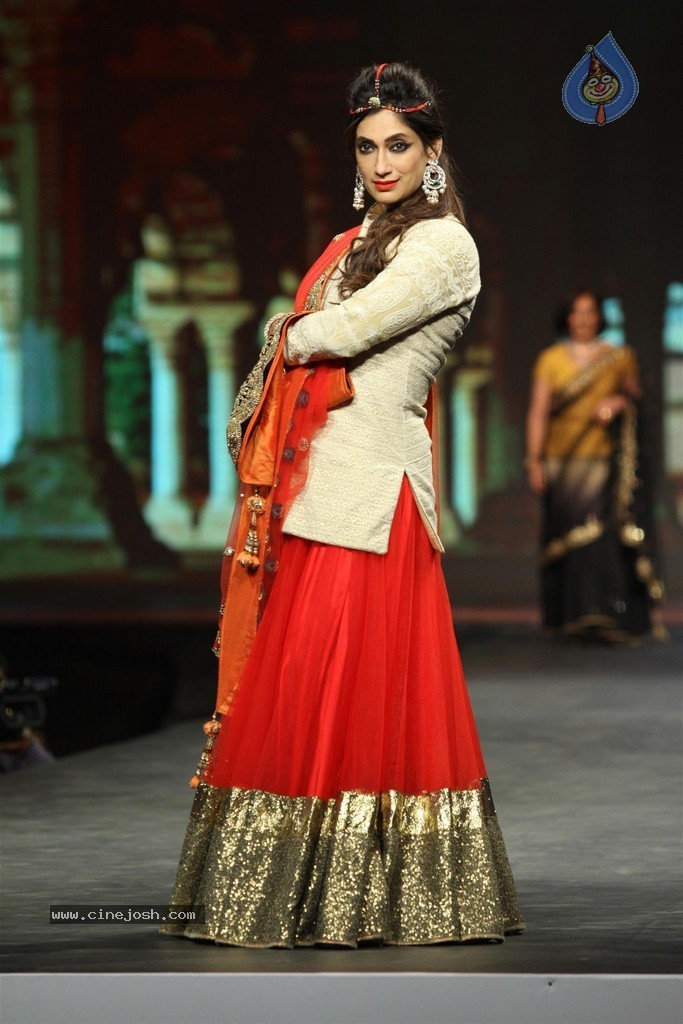 Bolly Celebs at Caring with Style Fashion Show - 50 / 136 photos