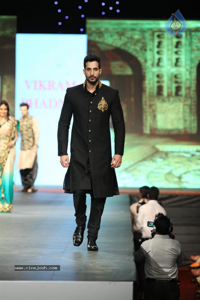 Bolly Celebs at Caring with Style Fashion Show - 81 / 136 photos