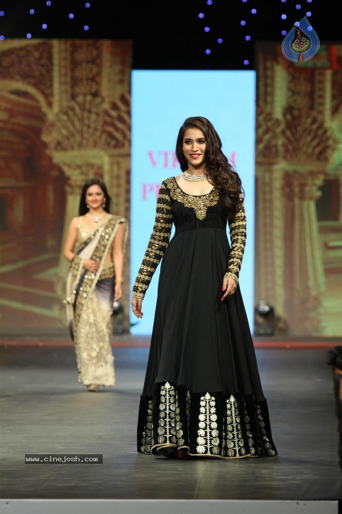 Bolly Celebs at Caring with Style Fashion Show - 95 / 136 photos
