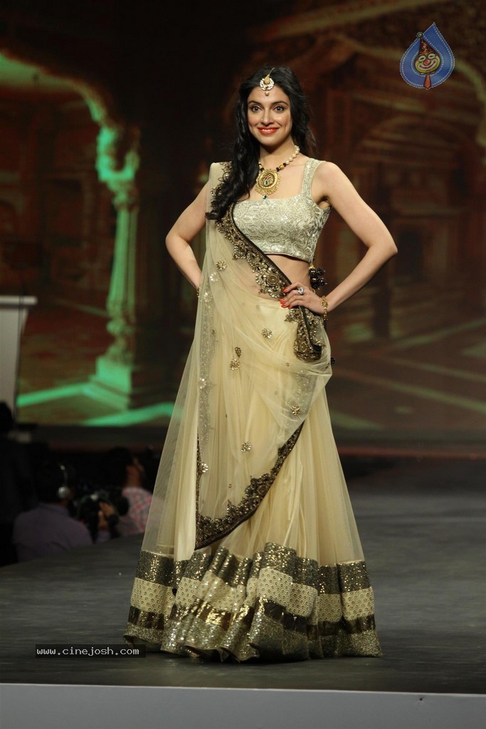 Bolly Celebs at Caring with Style Fashion Show - 101 / 136 photos