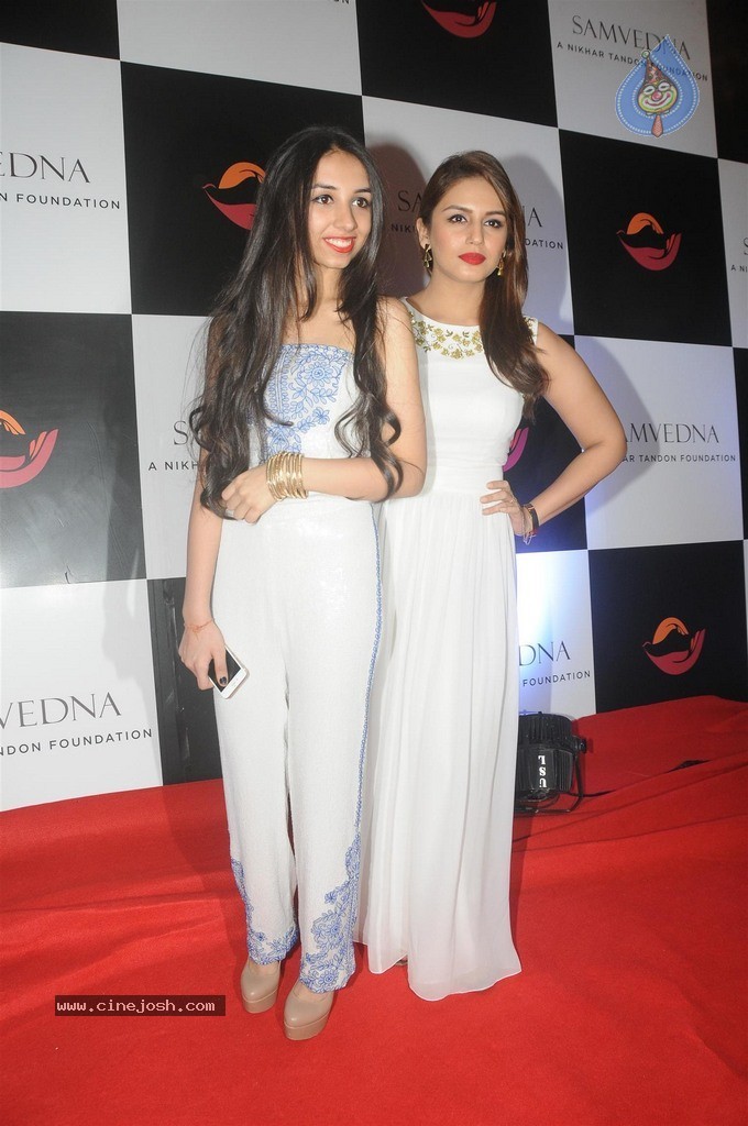 Bolly Celebs at Charity Art Auction Samvedna - 1 / 173 photos