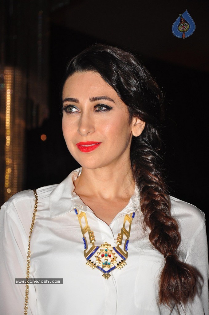 Bolly Celebs at Charity Art Auction Samvedna - 15 / 173 photos