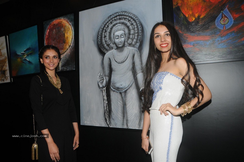 Bolly Celebs at Charity Art Auction Samvedna - 114 / 173 photos