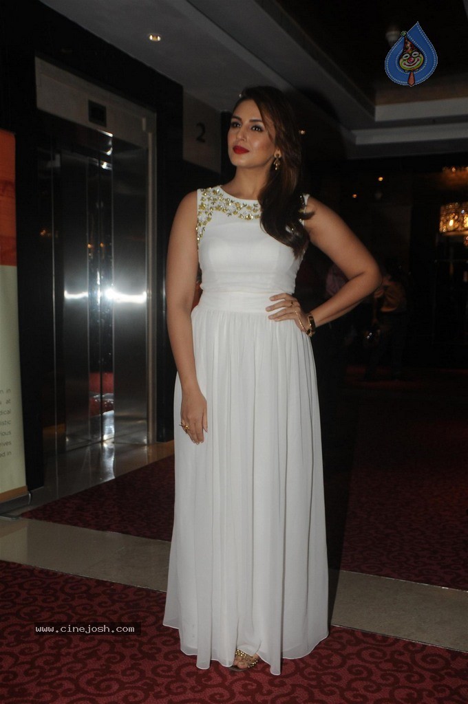 Bolly Celebs at Charity Art Auction Samvedna - 170 / 173 photos