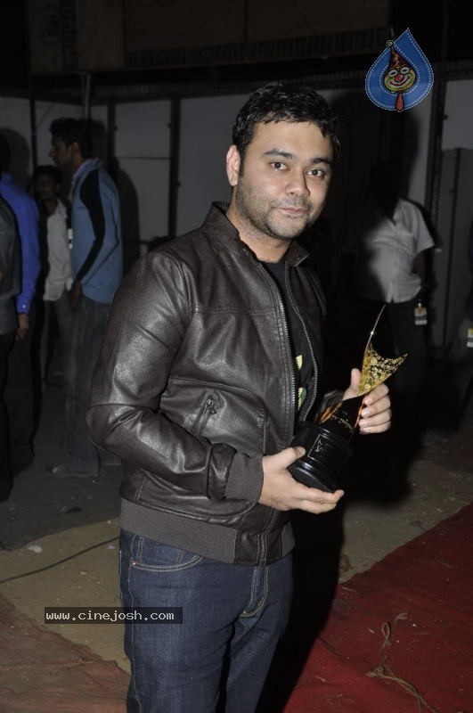 Bolly Celebs at Chevrolet APSARA Awards - 25 / 176 photos